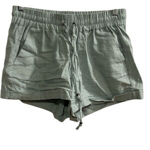 Love Tree Women's Green Linen Cuffed Shorts Size M Casual Relaxed Fit